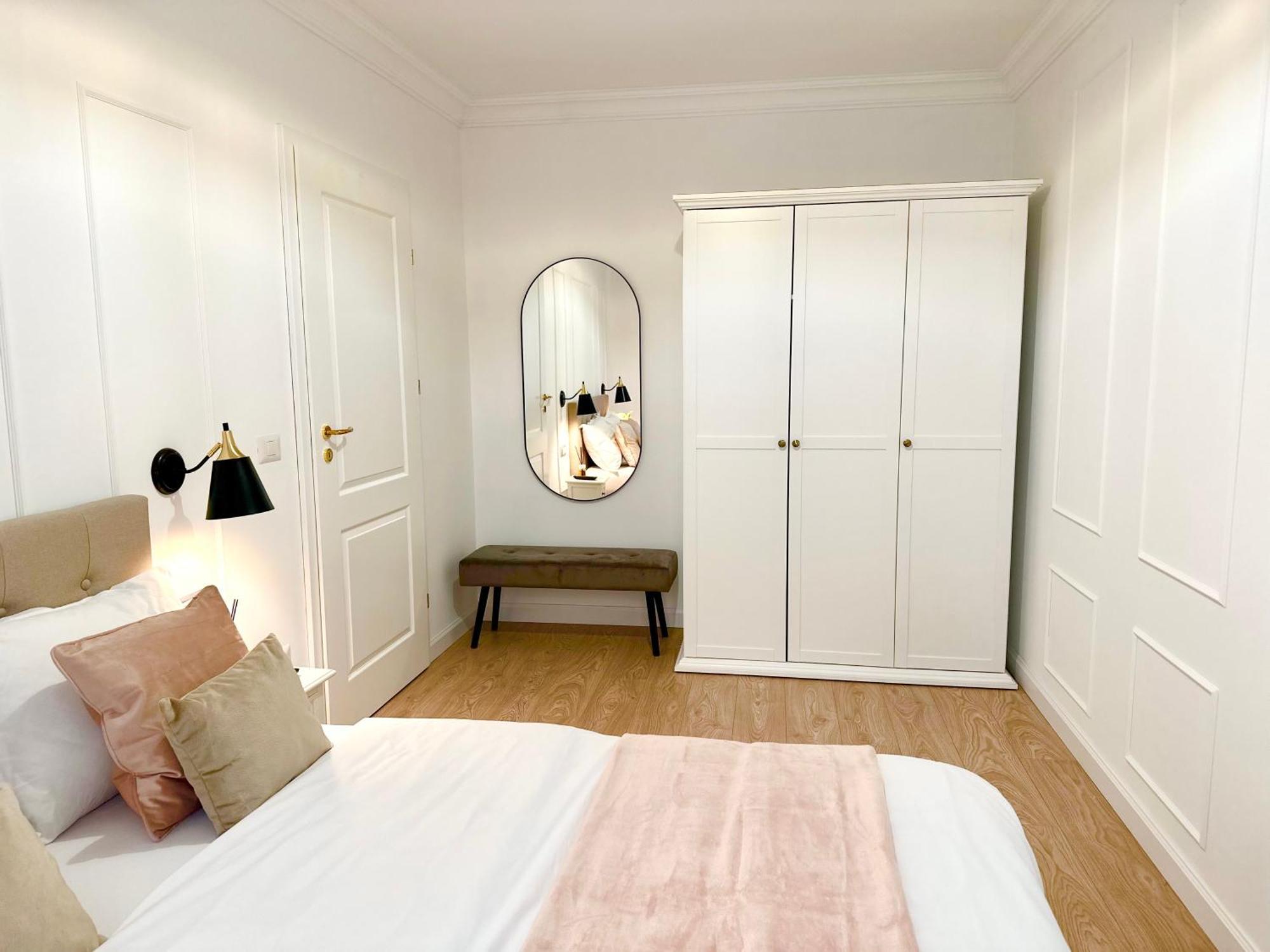 Central Spacious Apartment With Balcony - Alba Carolina Alba Iulia Bagian luar foto