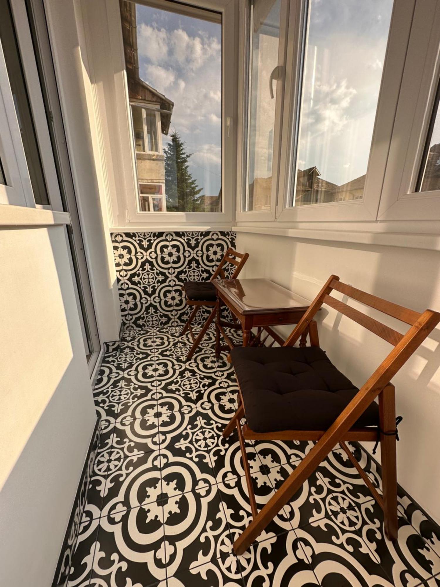 Central Spacious Apartment With Balcony - Alba Carolina Alba Iulia Bagian luar foto